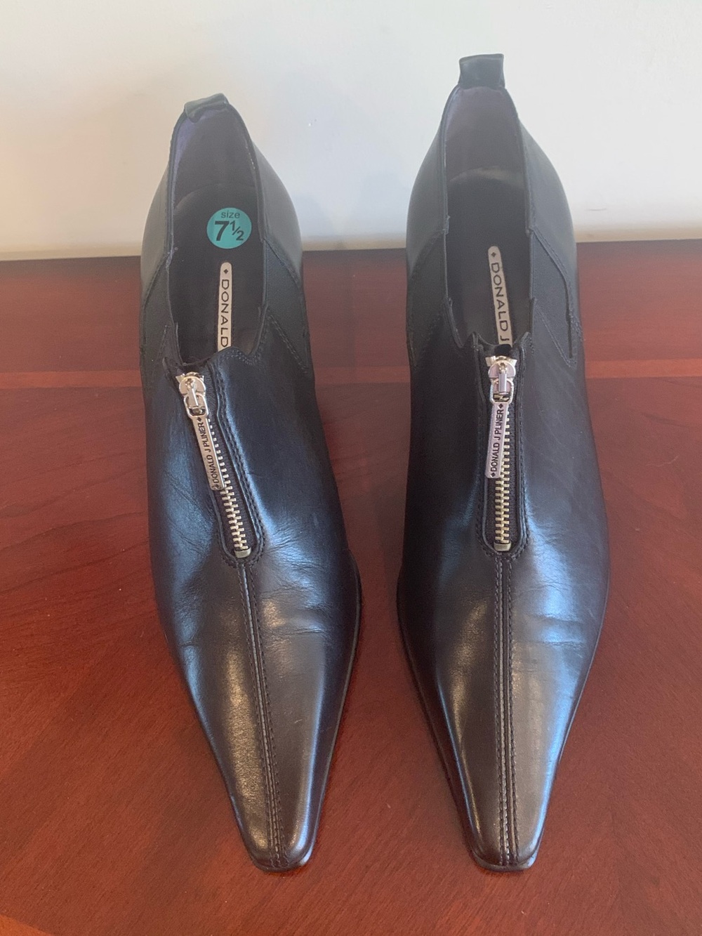 NWOT Donald J. Pliner Black Leather Zip Front Shoes